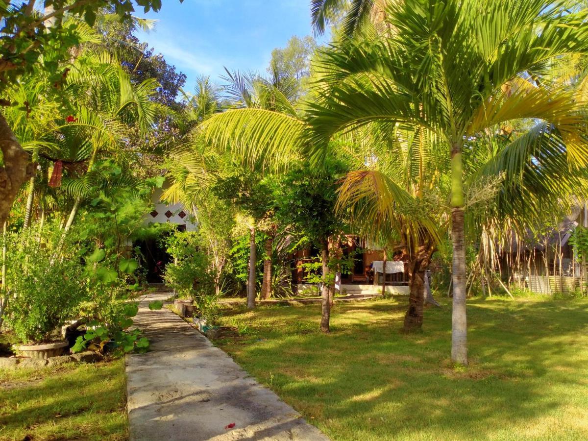 Tunai Cottages Gili Meno Bagian luar foto